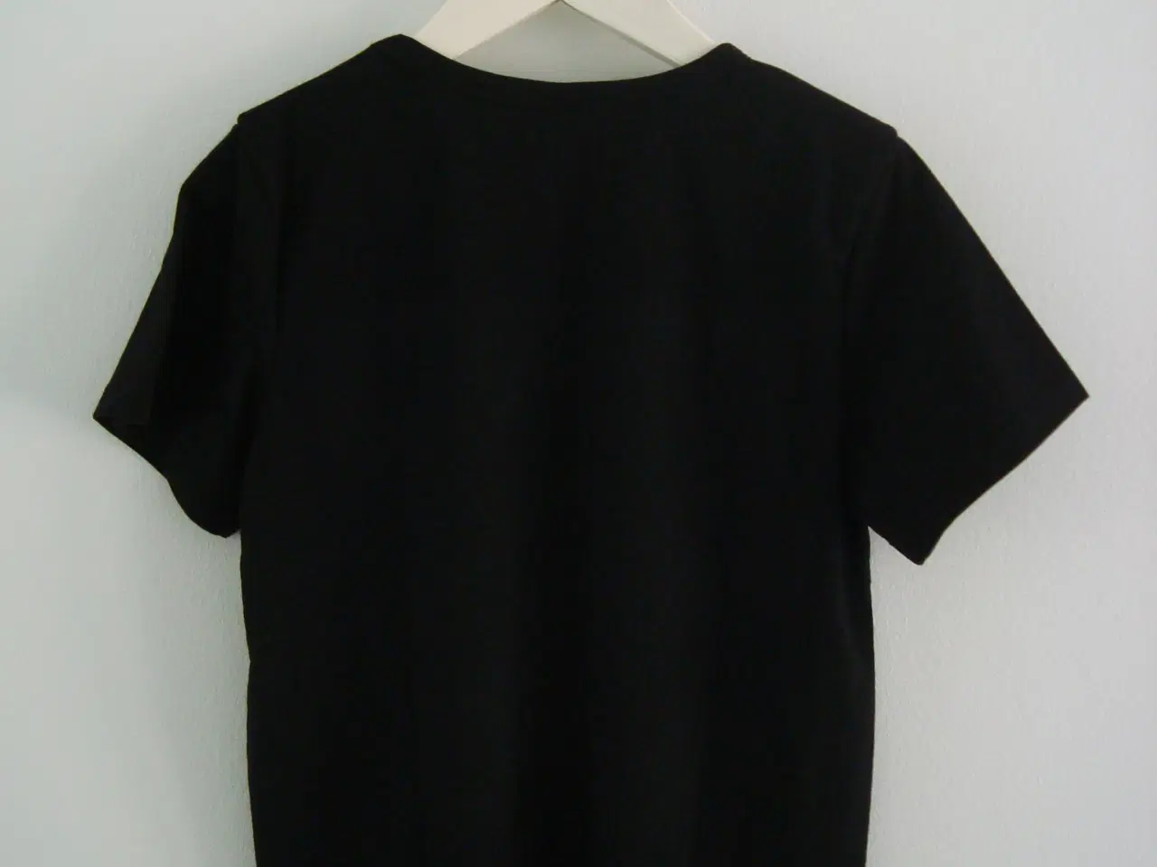 Billede 2 - T-Shirt - Str. 130