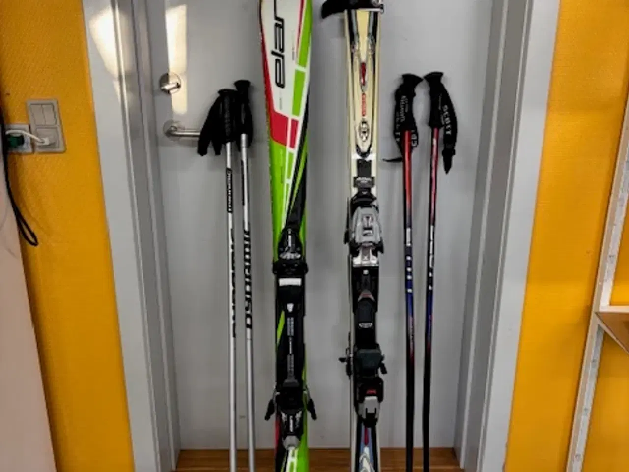 Billede 2 - Carving ski med stave