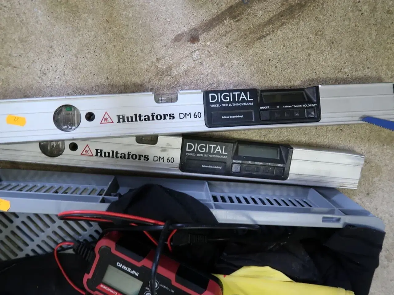 Billede 3 - Lader INFERNO LCD360 samt 2 stk. digitale vaterpas HULTAFORS DM 60