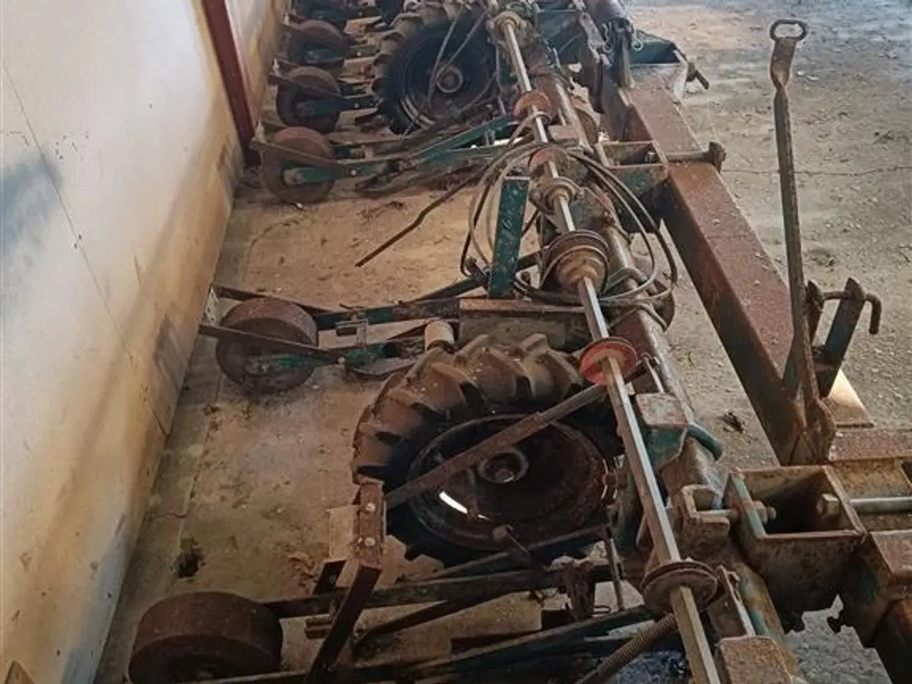 Billede 1 - - - - Roesåmaskine 12 rækker.