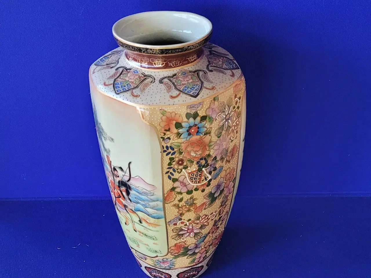 Billede 1 - Kinesisk porcelænsvase 30 x 15 cm