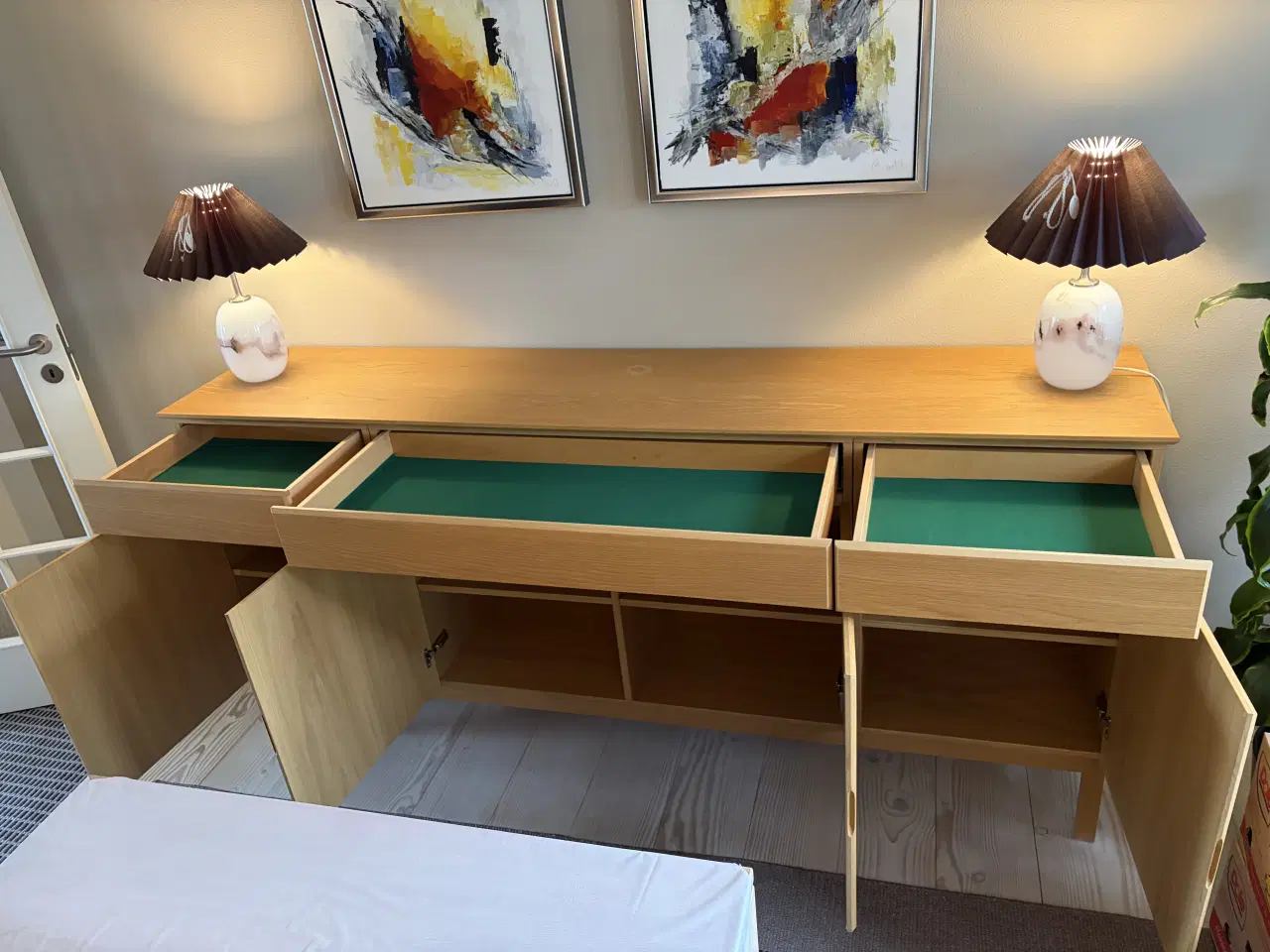 Billede 3 - Skovby skænk i eg