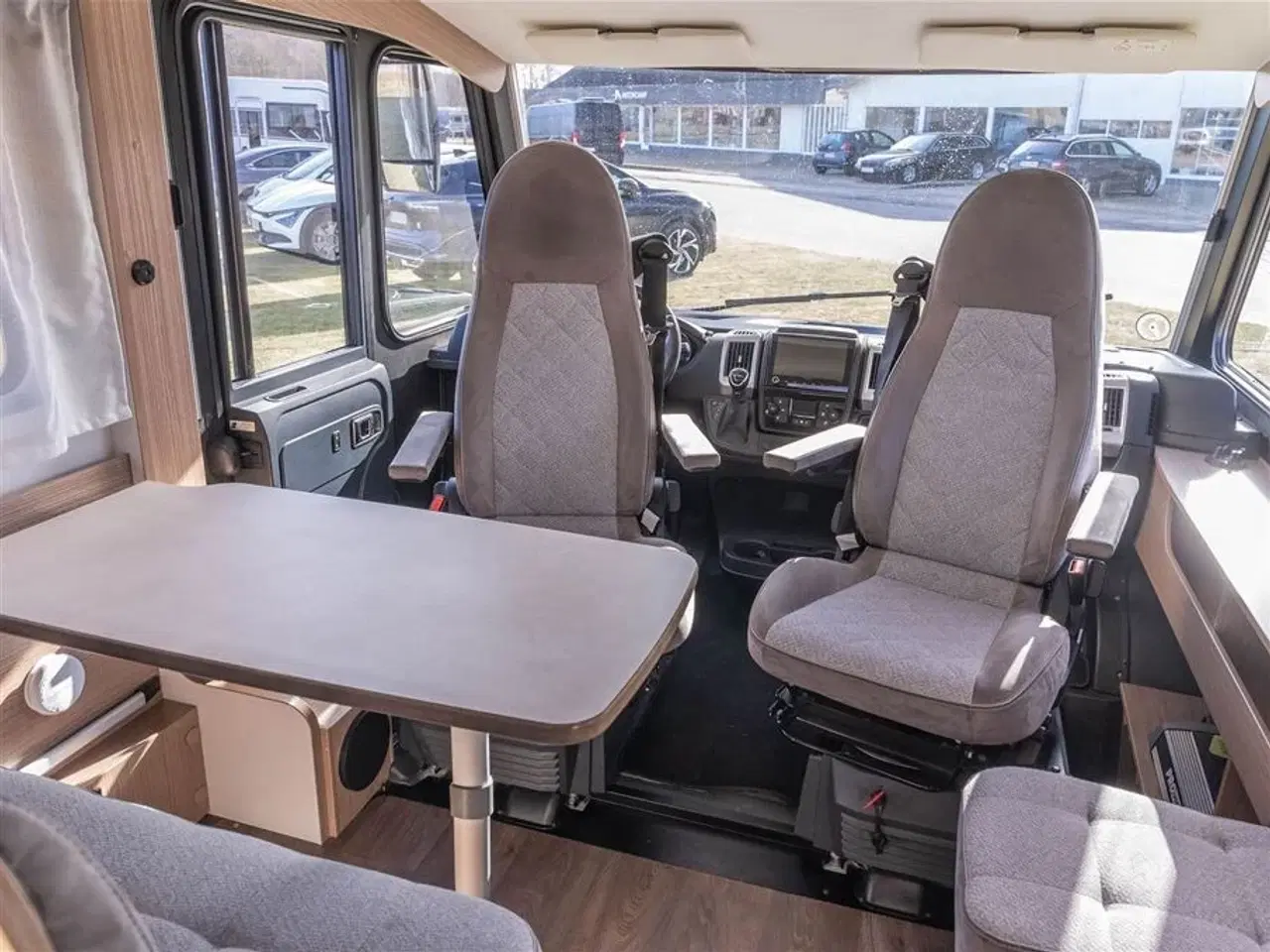 Billede 3 - 2021 - Carado I 338 Aut.   Topudstyret Helintegreret Carado med automatgear