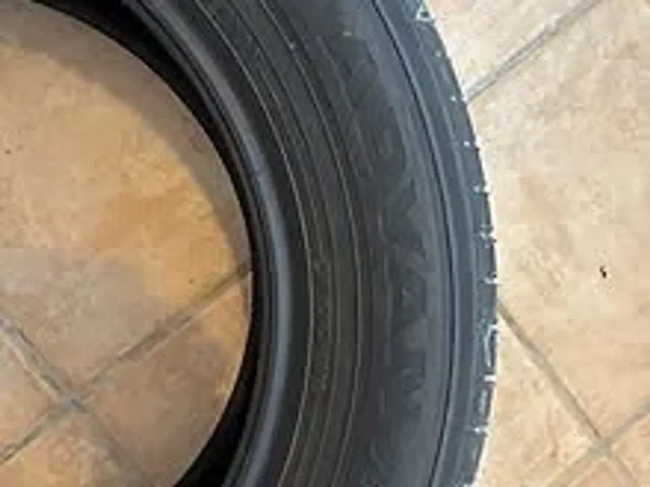 Billede 5 - Yokohama sommerdæk 235/60 R 18