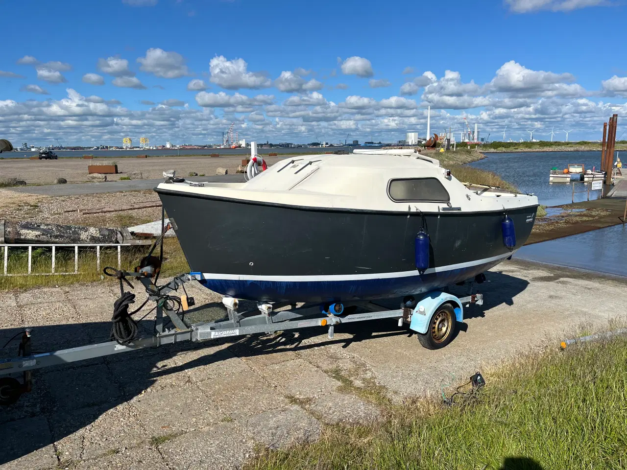 Billede 1 - 16 fods jolle, trailer og nyere motor