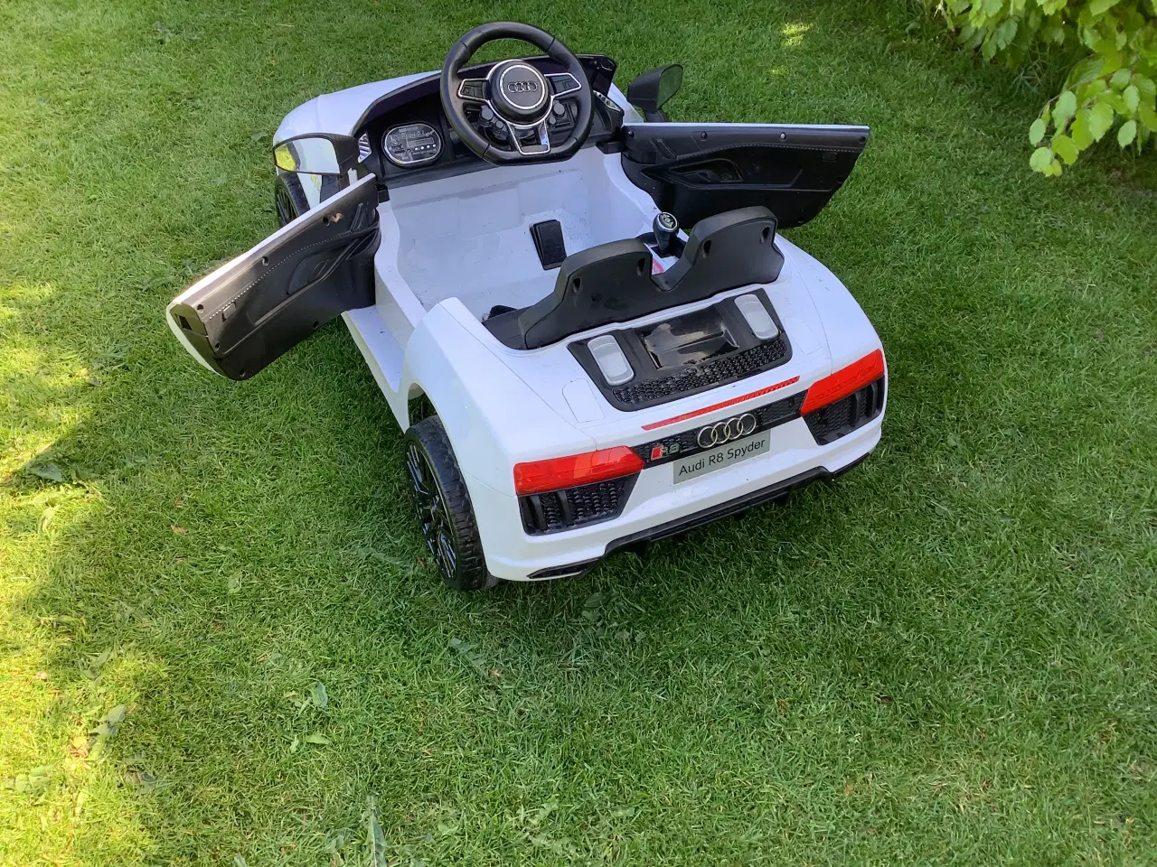 Billede 2 - AUDI  R8 legebil 