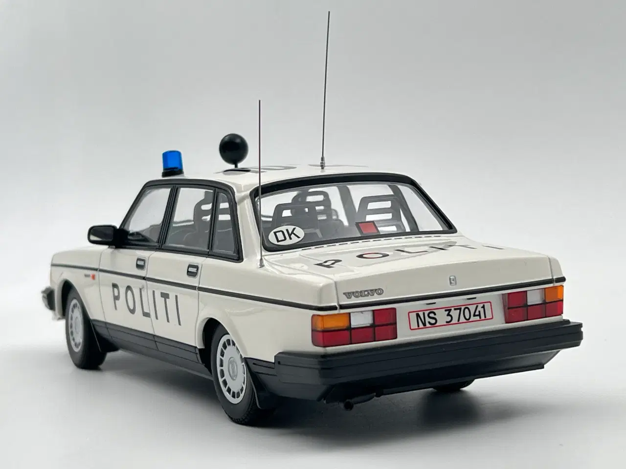 Billede 6 - 1986 Volvo 240 GL Dansk Politibil - 1:18