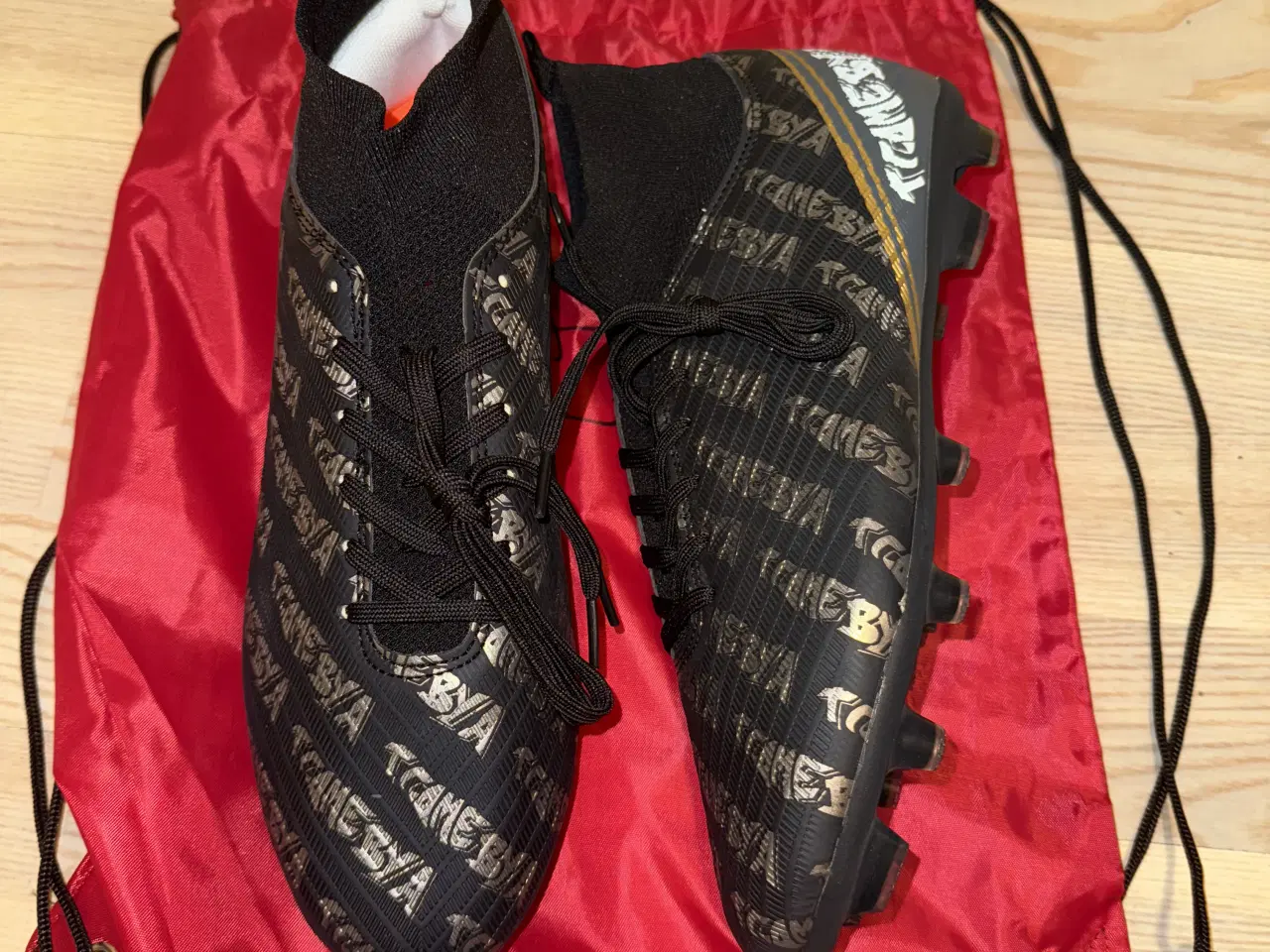 Billede 1 - Tcamebya fodboldstøvler