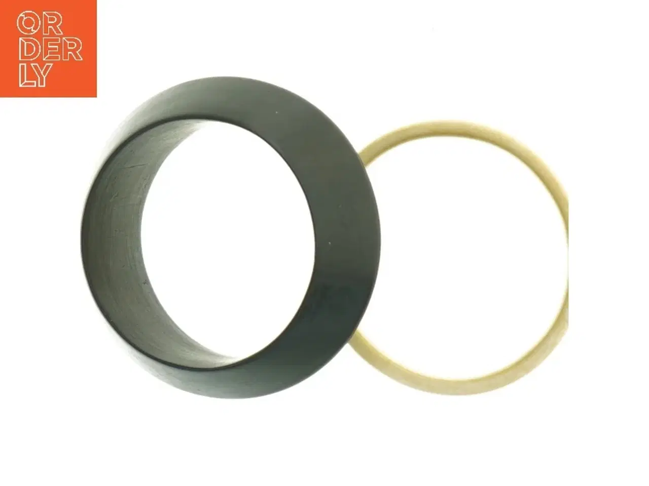 Billede 3 - Armbånd i træ, 2 stk (str. 6,5 cm)