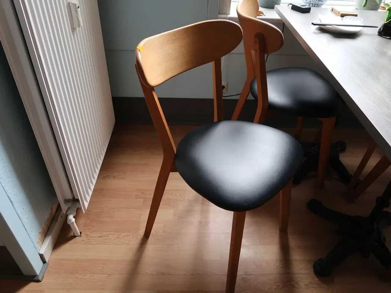 Billede 4 - Bord med 4 stk. stole