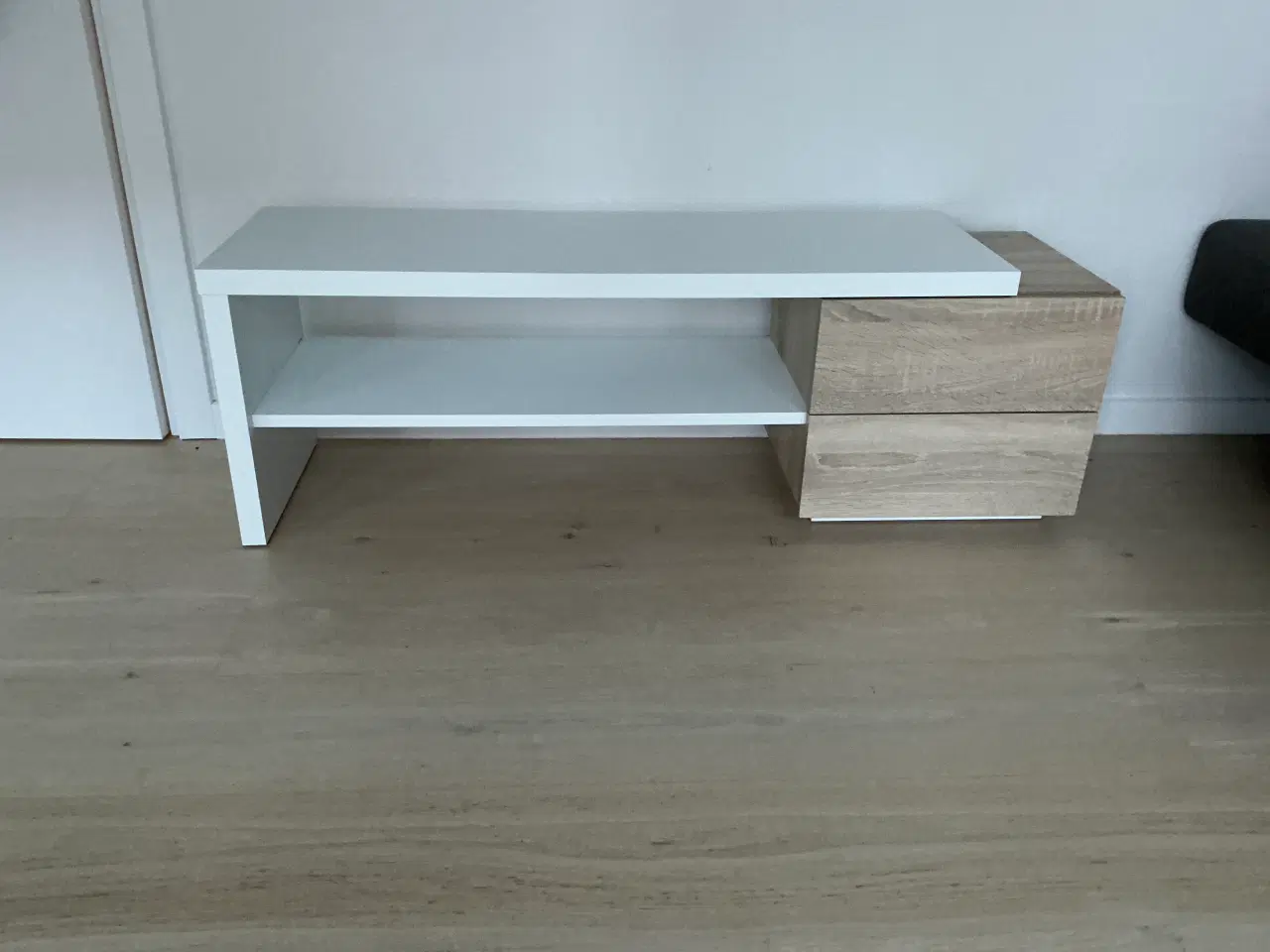 Billede 1 - TV-bord/skænk