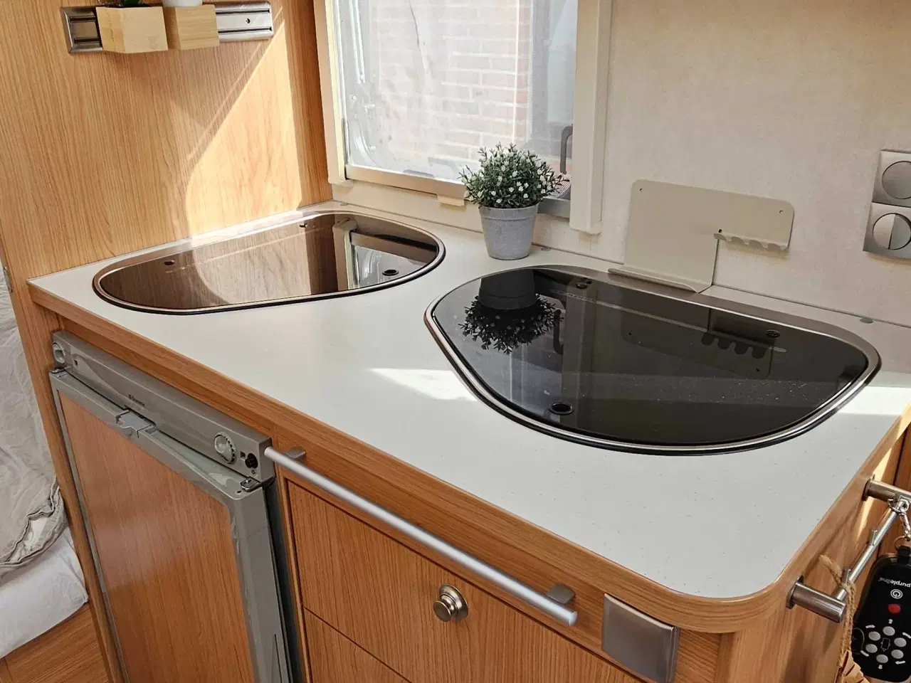 Billede 2 - Adria Adora 472 LU