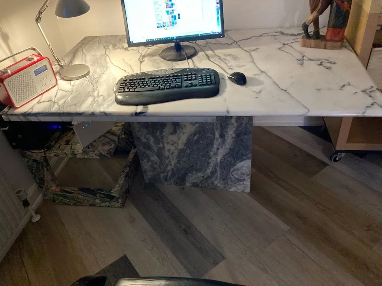 Billede 1 - Marmor bord med sokkel foræres væk