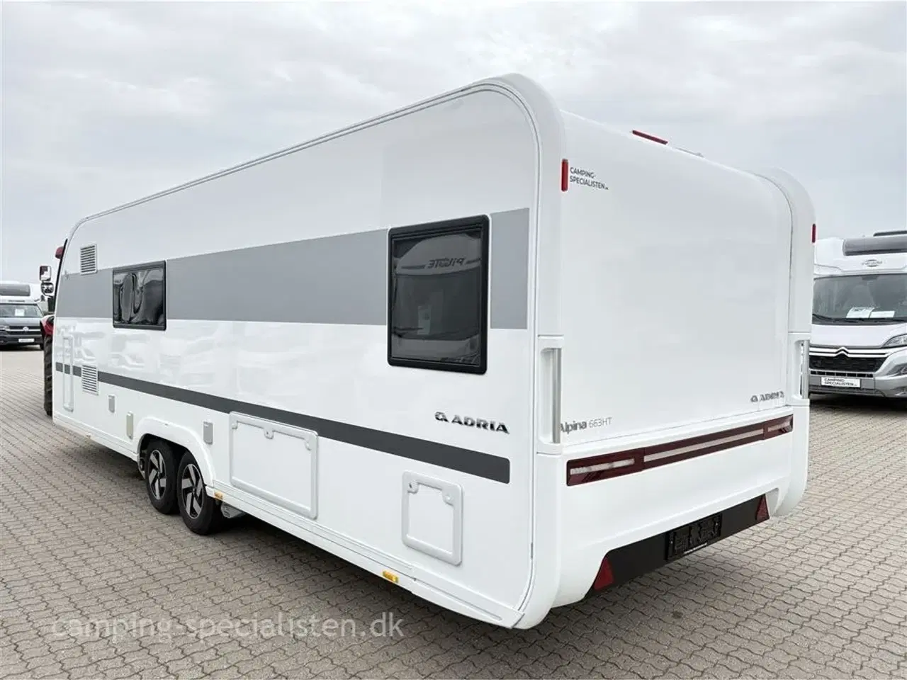 Billede 3 - 2022 - Adria Alpina 663 HT Twin   Adria Alpina 663 HT Twin 2022 - masser af udstyr!  Se den nu hos Camping-Specialisten.dk
