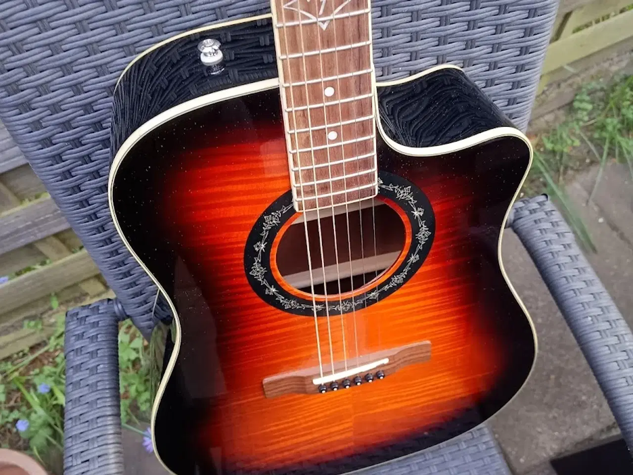 Billede 2 -  Fender T-Bucket 300 CE akustisk guitar.