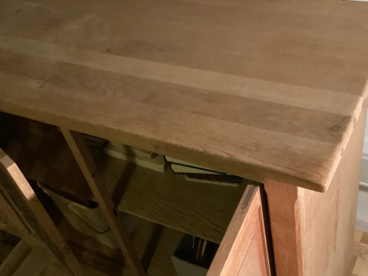 Billede 4 - Egetræ skænk med glas