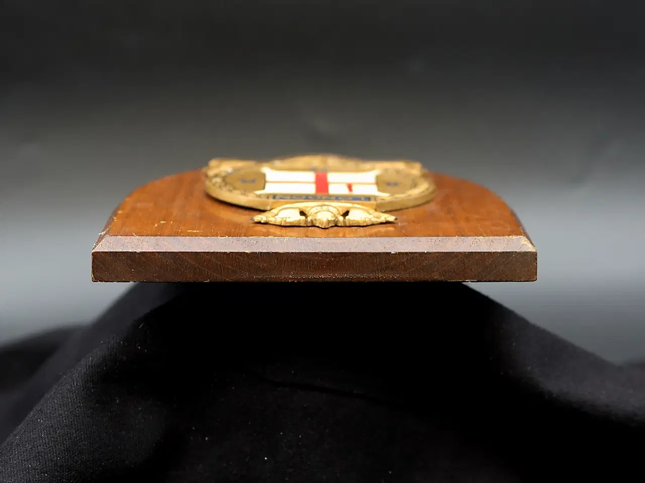 Billede 4 - HMS President Royal Navy skjold