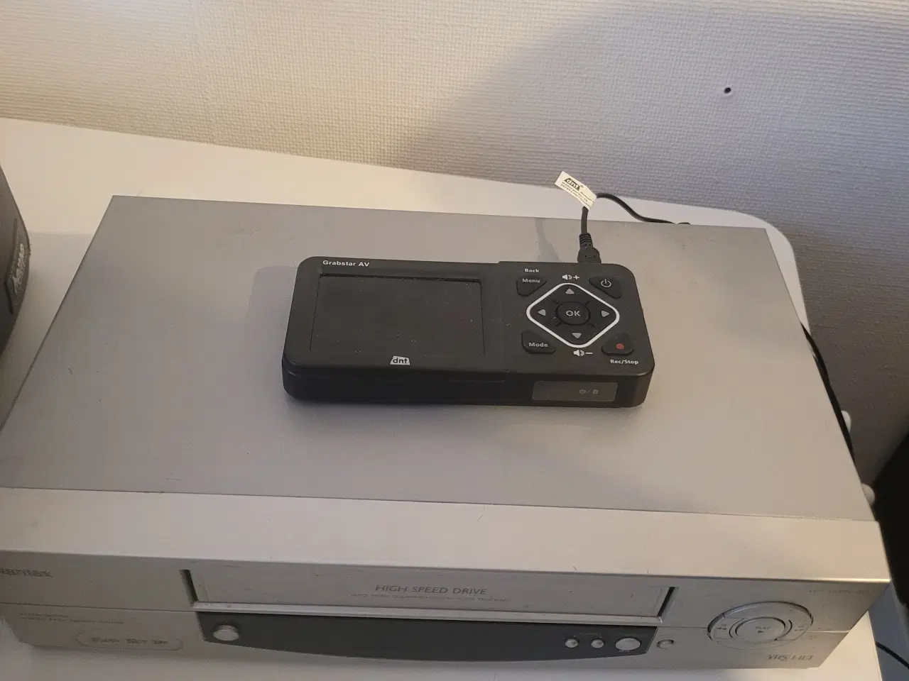 Billede 1 - Vhs afspiller inkl videograbber med egen skærm 