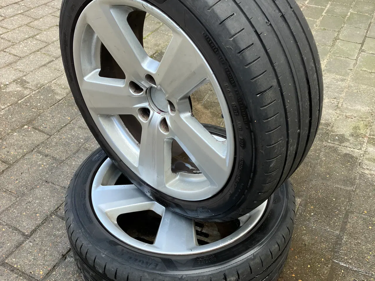 Billede 1 - 7" Alu. fælge med dæk.