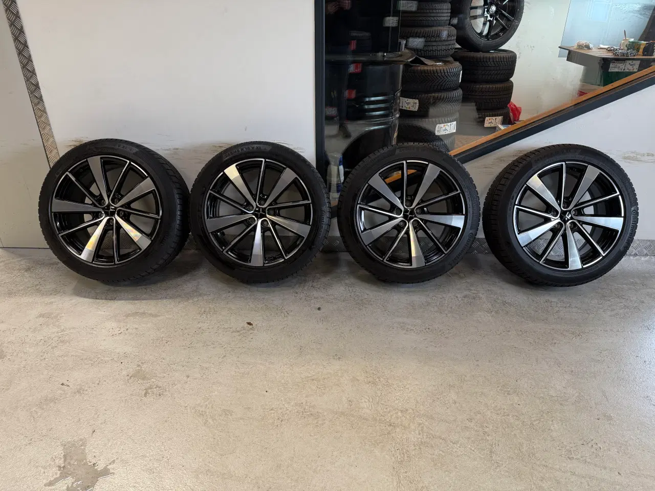 Billede 1 - Originale 19” polestar 2 fælge med vinterdæk