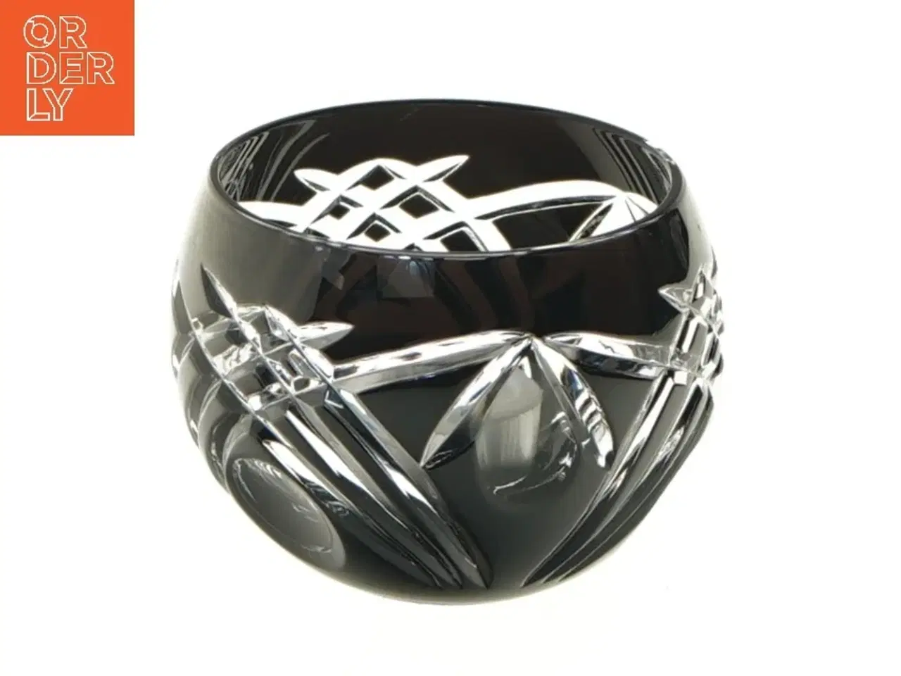 Billede 1 - Lysestage med udskæringer (str. 9 cm)