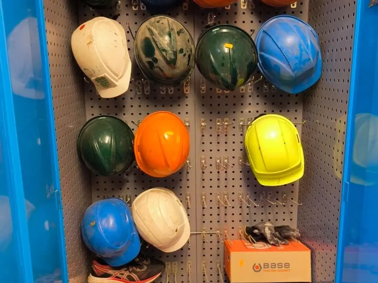 Billede 3 - Sikkerhedssko & hjelme