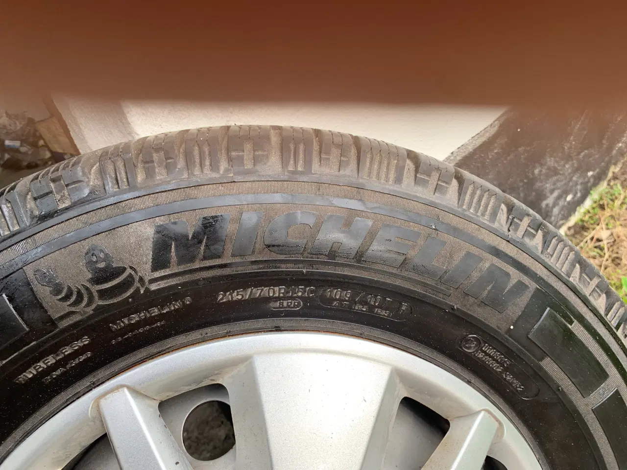 Billede 4 - Vinterhjulsæt Michelin 215/70R15