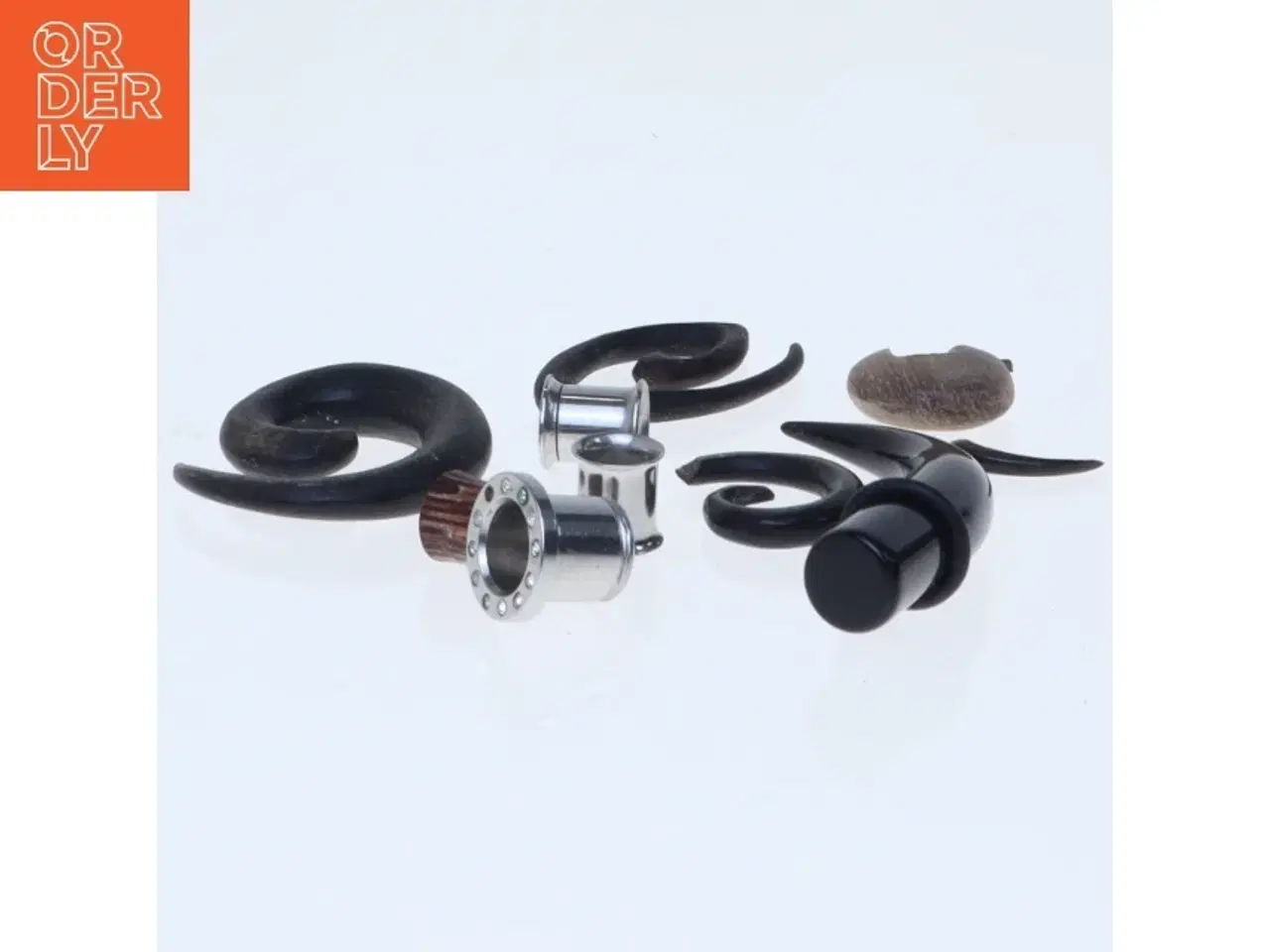 Billede 2 - Blandet udvalg af øre piercing smykker (str. Op til 5 cm)