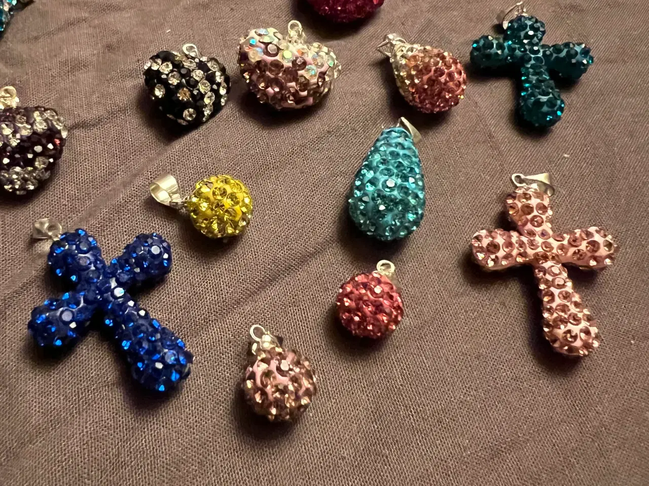 Billede 3 - Smukke nye vedhæng til halskæder