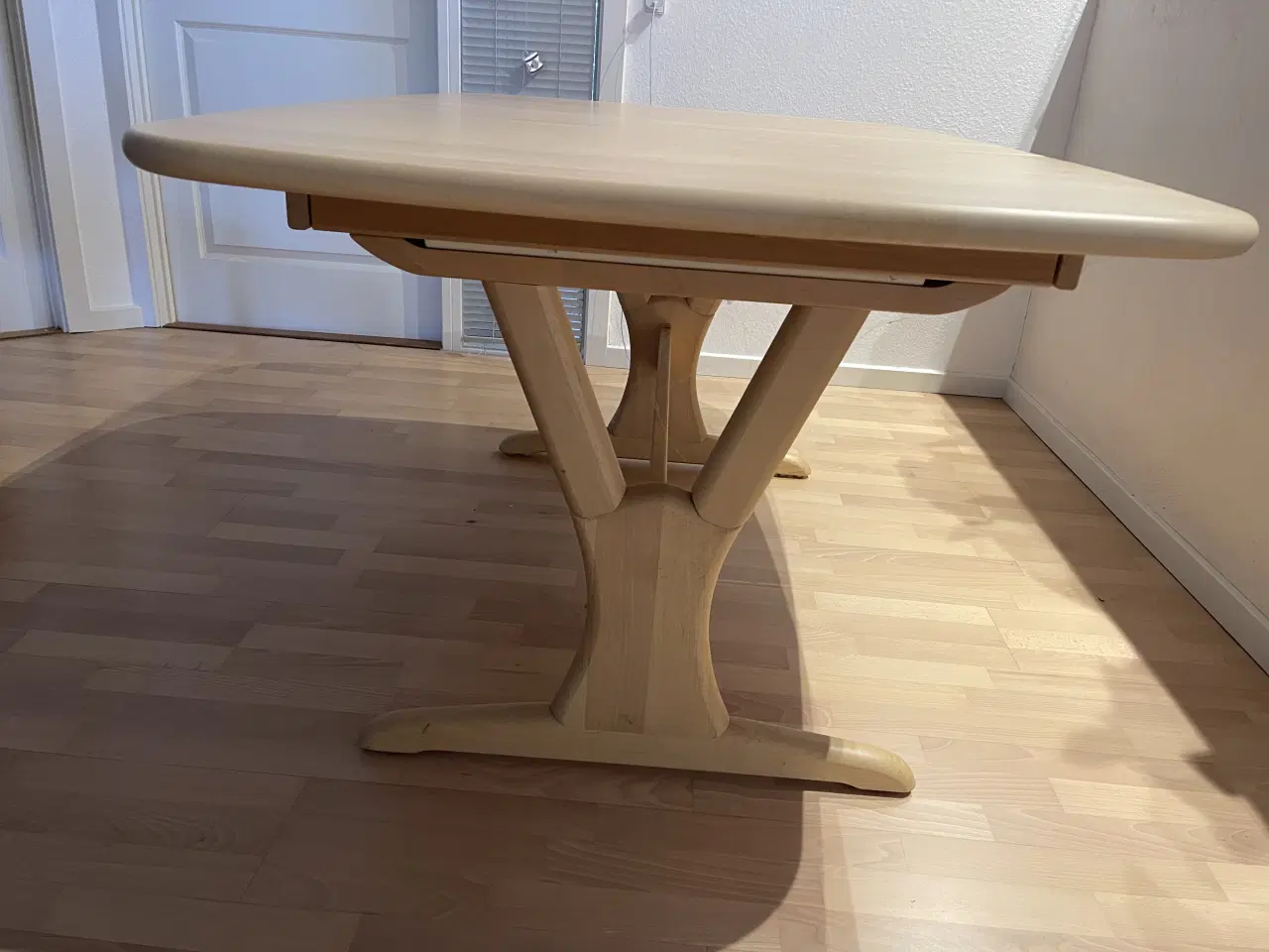 Billede 2 - Spisebord i bøg