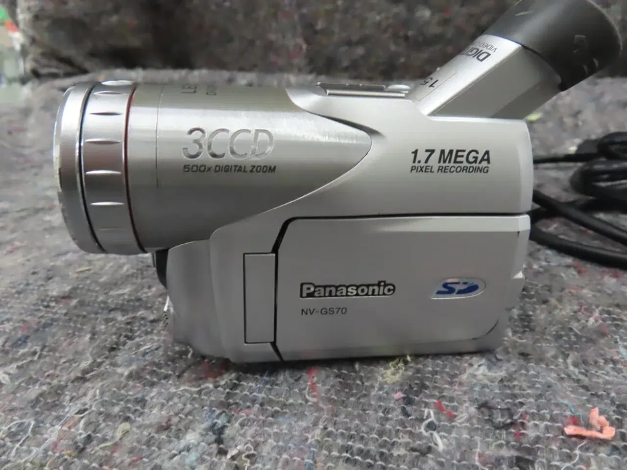 Billede 2 - Videokamera med tilbehør - PANASONIC NV-GS70 (MOMSFRI)