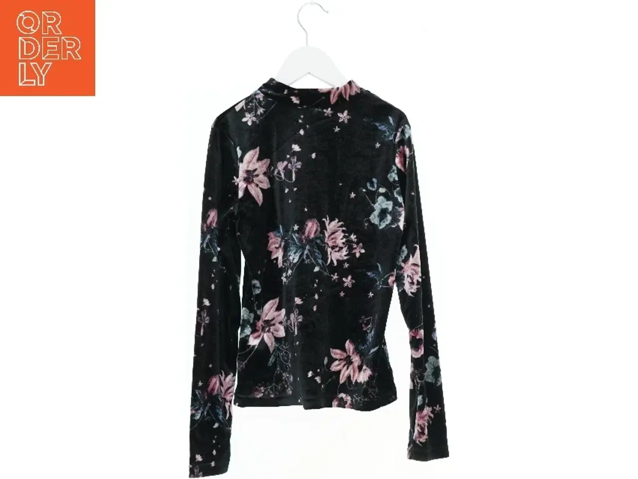 Billede 2 - Bluse med blomsterprint (str. 146)