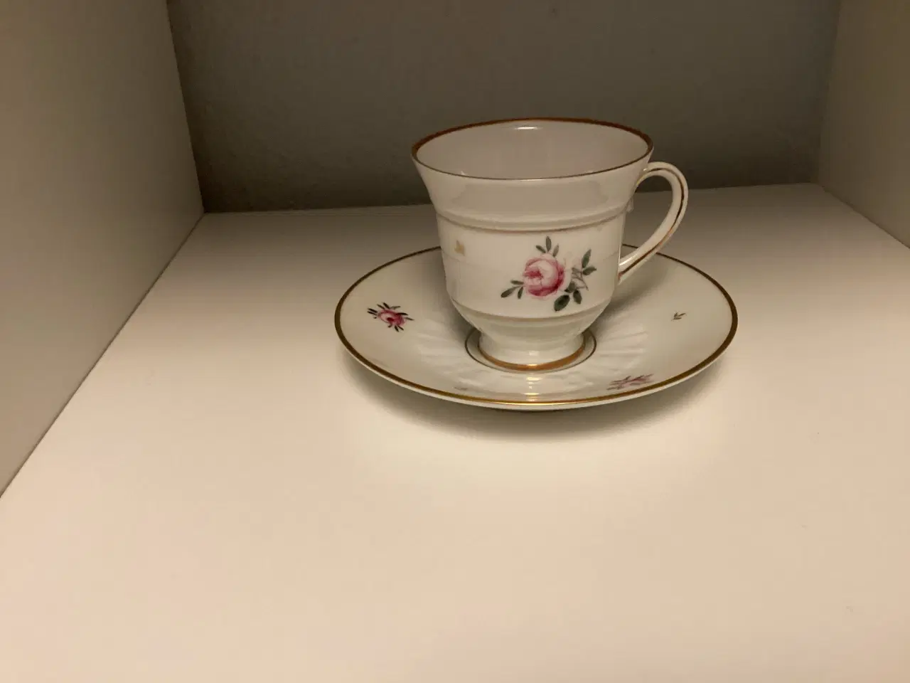 Billede 2 - Roselil Kaffestel fra B&G