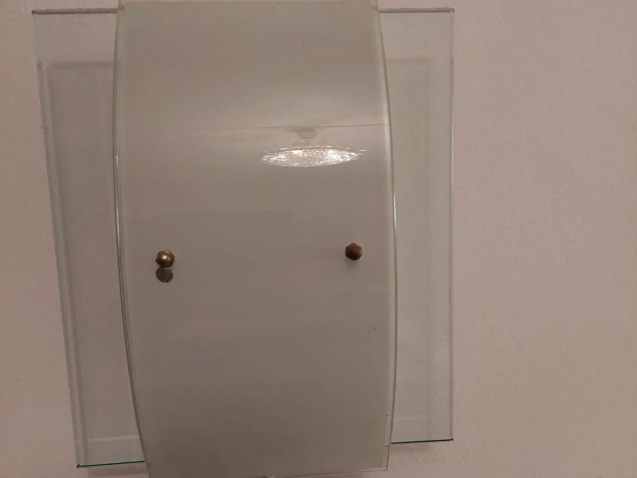 Billede 4 - 2 stk. fint/elegant væghængt senge/læsse lamper