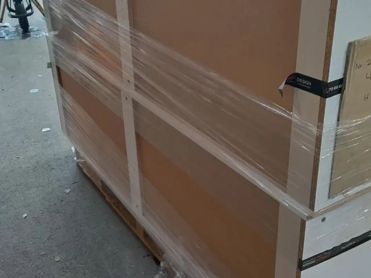 Billede 2 - 4 stk. Brugte højskabe  med låge