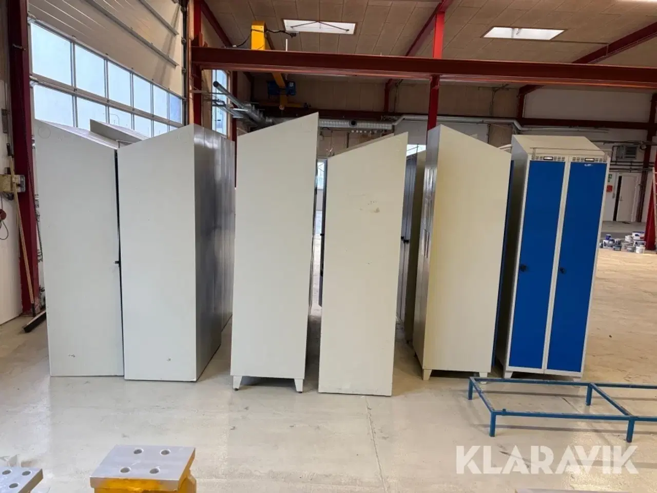 Billede 4 - Garderobeskabe Blika - 13 sektioner i alt = 37 skabe i alt