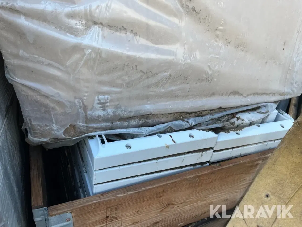 Billede 5 - Ventilatorer og rammer  Skiold ca. 48 styk