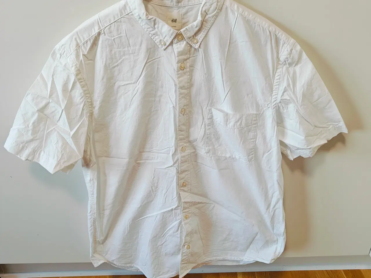 Billede 1 - Hvid skjorte fra H&M L.O.G.G. str. L ny.