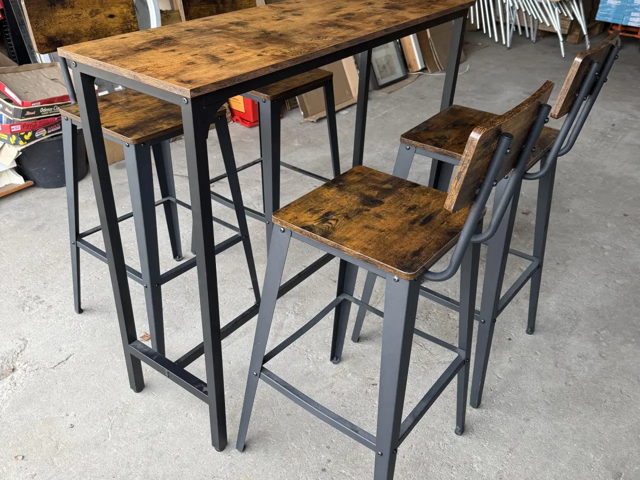 Billede 16 - 4 VASAGLE barstol & bord i industrielt design