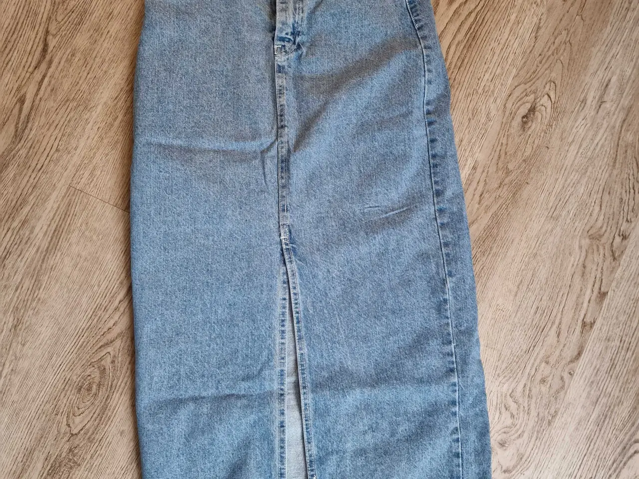 Billede 4 - Kjoler, nederdel og bluser sælges