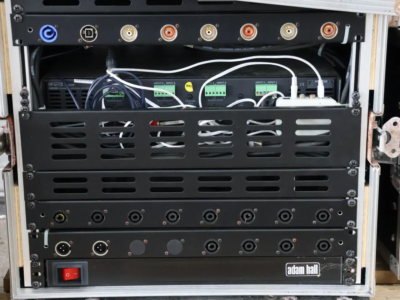 Billede 19 - Lydudstyr i flightcase - stand ukendt.