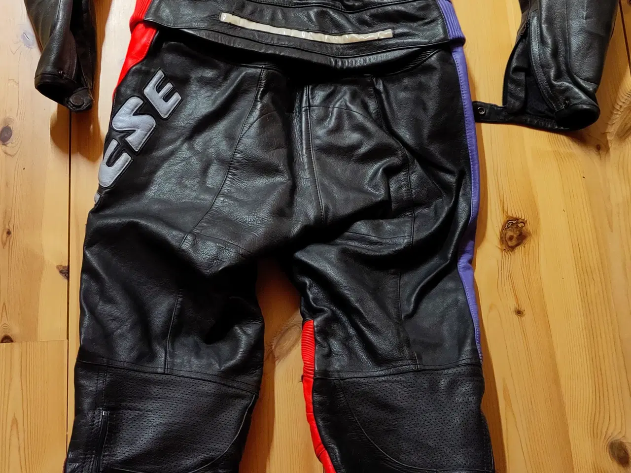 Billede 2 - Dainese læderdragt str 52