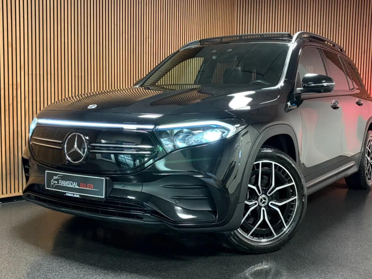 Billede 2 - Mercedes EQB350  AMG Line 4Matic 7prs