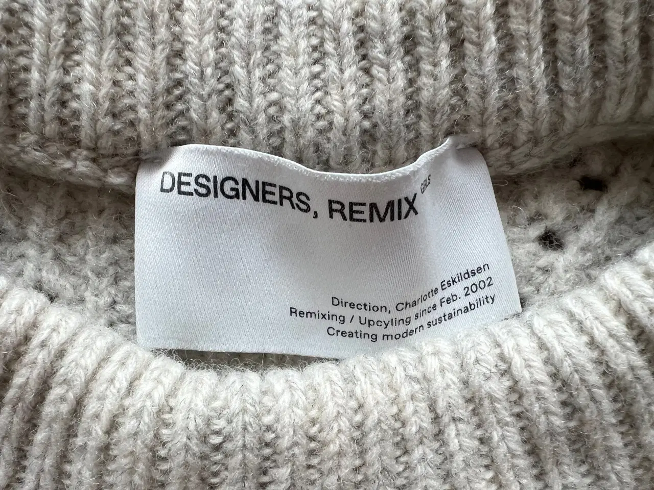Billede 2 - Sweatshirt - DESIGNERS, REMIX Girls