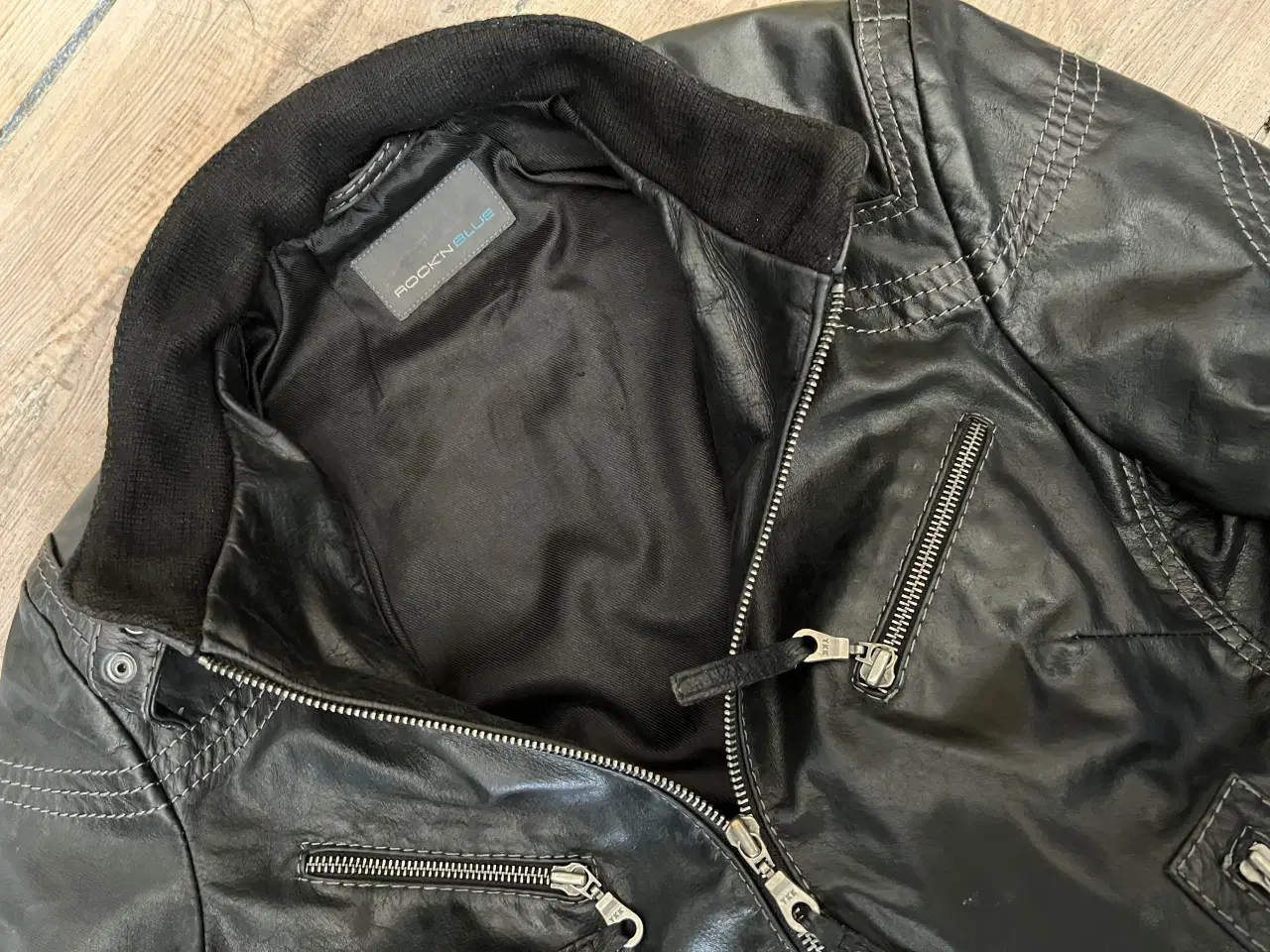 Billede 3 - RocandBlue læderjakke emiteret