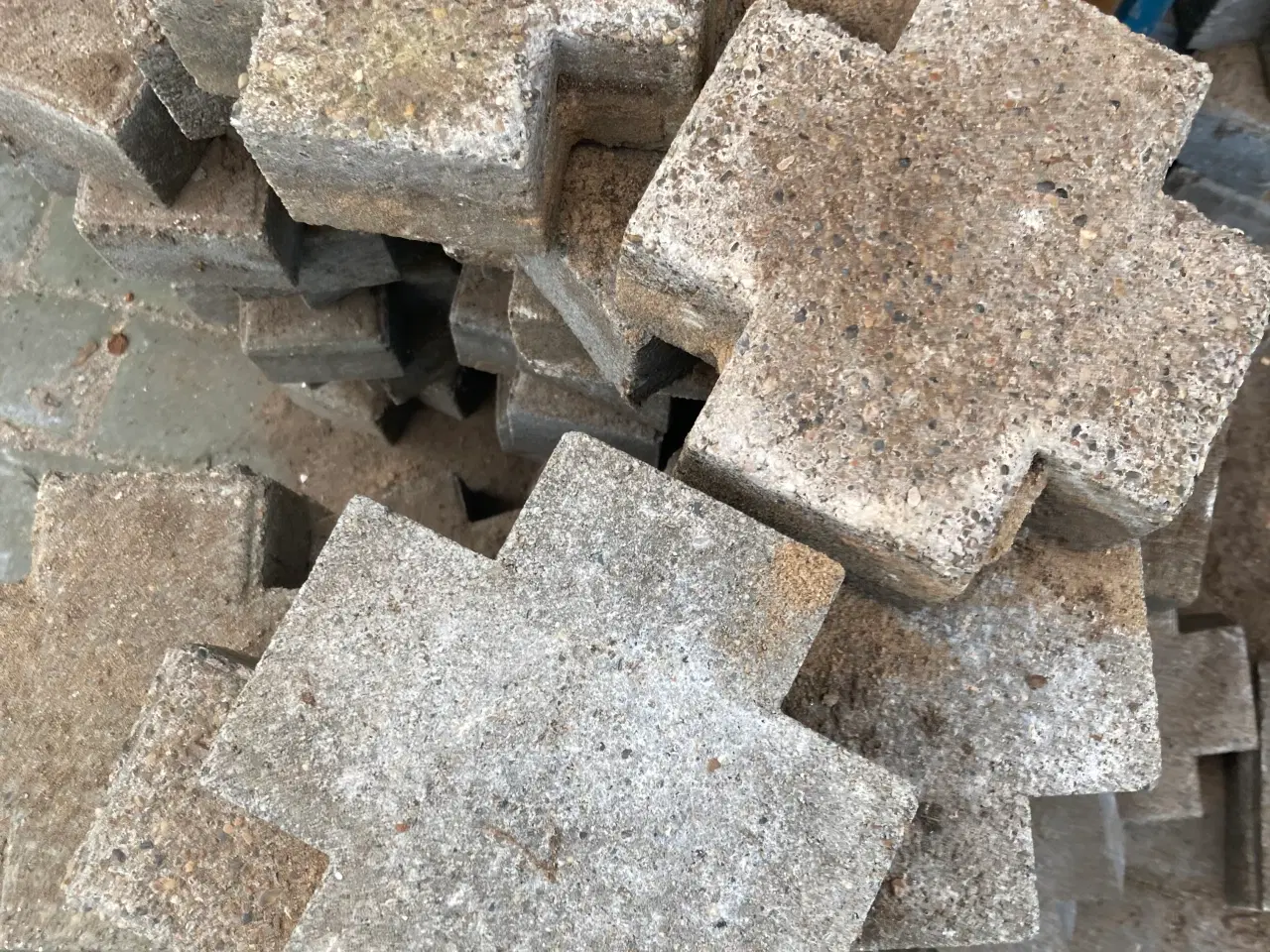 Billede 1 - Beton fliser, 20x20, plusformet mønster