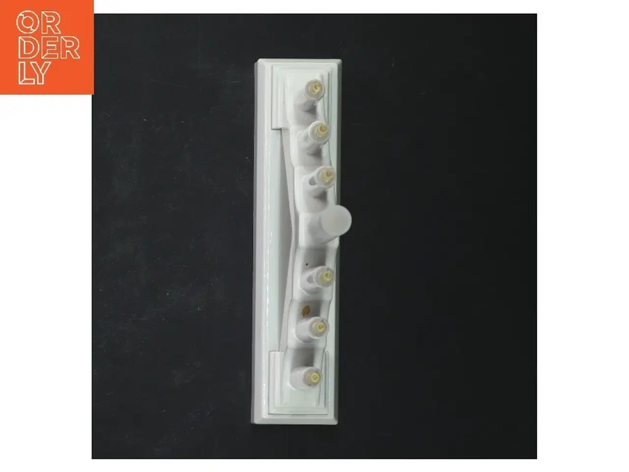 Billede 5 - Hvid LED lysestage fra Nowel (str. 13x15,5x,5 cm)