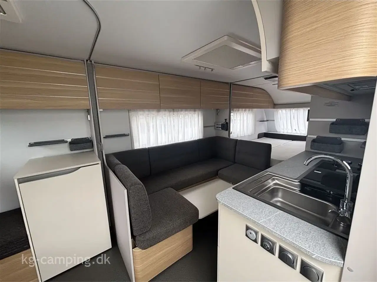 Billede 7 - 2021 - Adria Adora 613 PK   Stor familievogn med mover og aircondition