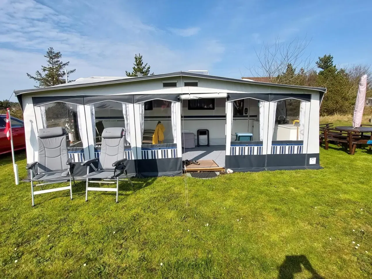 Billede 3 - Adria Alpina 663 HT – luksus campingvogn med alt.