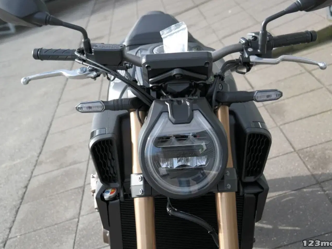 Billede 15 - Honda CB 650 R E-Clutch MC-SYD       BYTTER GERNE